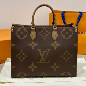 LOUIS VUITTON Женская сумка Pochette