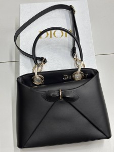 Женская сумка Christian Dior черная Женская сумка Christian Dior черная