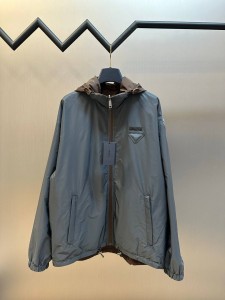 Мужская двухсторонняя ветровка Prada Мужская двухсторонняя ветровка Prada