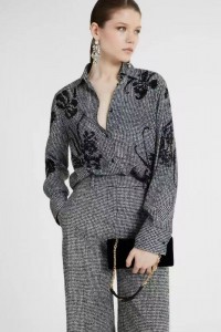 Женский классический костюм Ermanno Scervino Женский классический костюм Ermanno Scervino