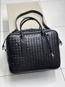 Мужской портфель Bottega Veneta черный Мужской портфель Bottega Veneta черный