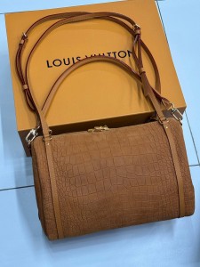 Женская сумка Louis Vuitton коричневая Женская сумка Louis Vuitton коричневая