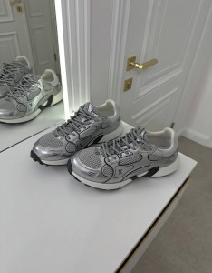 Женские кроссовки Louis Vuitton Женские кроссовки Louis Vuitton