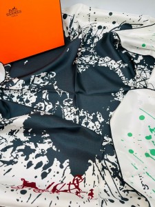 Женский платок Hermes Женский платок Hermes