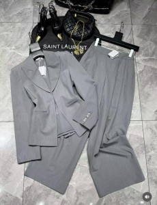 Женский классический костюм Brunello Cucinelli Женский классический костюм Brunello Cucinelli