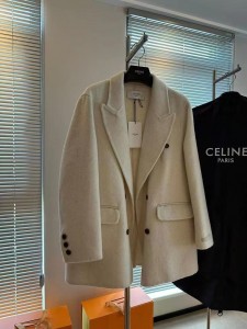 Женское пальто Celine Женское пальто Celine