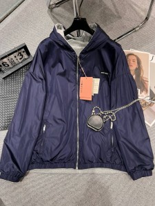 Женская двухсторонняя ветровка Miu Miu Женская двухсторонняя ветровка Miu Miu