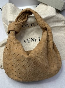 Женская замшевая сумка Bottega Veneta Женская замшевая сумка Bottega Veneta