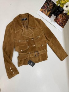 Женская замшевая куртка Chanel Женская замшевая куртка Chanel