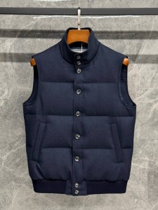 Мужская жилетка Brunello Cucinelli Мужская жилетка Brunello Cucinelli