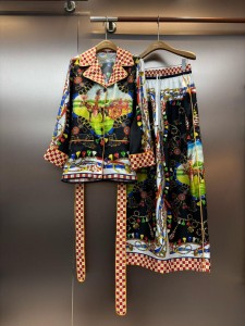 Женский костюм Dolce&Gabbana Женский костюм Dolce&Gabbana