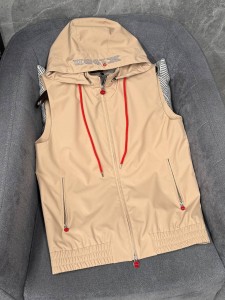 Мужская жилетка Kiton Мужская жилетка Kiton