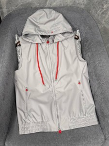 Мужская жилетка Kiton Мужская жилетка Kiton