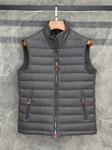 Мужская жилетка Kiton Мужская жилетка Kiton