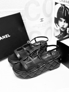 Женские сабо Chanel Женские сабо Chanel