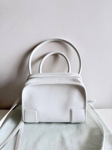 Женская сумка Loewe Женская сумка Loewe