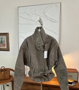 Женская замшевая куртка The Row Женская замшевая куртка The Row