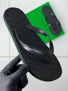 Мужские шлепанцы Bottega Veneta черные Мужские шлепанцы Bottega Veneta черные