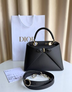 Женская сумка Christian Dior черная Женская сумка Christian Dior черная