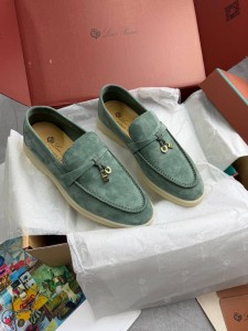 ЖЕНСКИЕ ЗЕЛЕНЫЕ ЗАМШЕВЫЕ ЛОФЕРЫ LORO PIANA ЖЕНСКИЕ ЗЕЛЕНЫЕ ЗАМШЕВЫЕ ЛОФЕРЫ LORO PIANA