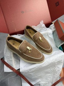ЖЕНСКИЕ КОРИЧНЕВЫЕ ЗАМШЕВЫЕ ЛОФЕРЫ LORO PIANA ЖЕНСКИЕ КОРИЧНЕВЫЕ ЗАМШЕВЫЕ ЛОФЕРЫ LORO PIANA