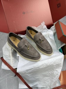 ЖЕНСКИЕ ЗАМШЕВЫЕ ЛОФЕРЫ LORO PIANA СЕРЫЕ ЖЕНСКИЕ ЗАМШЕВЫЕ ЛОФЕРЫ LORO PIANA СЕРЫЕ
