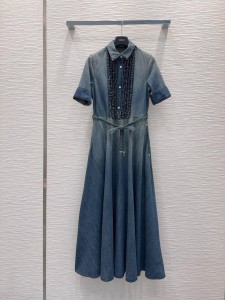 ЖЕНСКОЕ ДЖИНСОВОЕ ПЛАТЬЕ CHRISTIAN DIOR ЖЕНСКОЕ ДЖИНСОВОЕ ПЛАТЬЕ CHRISTIAN DIOR