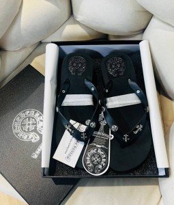 ЖЕНСКИЕ ШЛЕПАНЦЫ CHROME HEARTS ЧЕРНЫЕ ЖЕНСКИЕ ШЛЕПАНЦЫ CHROME HEARTS ЧЕРНЫЕ