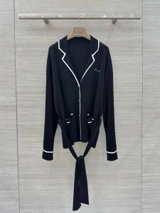 ЖЕНСКИЙ КАРДИГАН CHANEL ЧЕРНЫЙ ЖЕНСКИЙ КАРДИГАН CHANEL ЧЕРНЫЙ