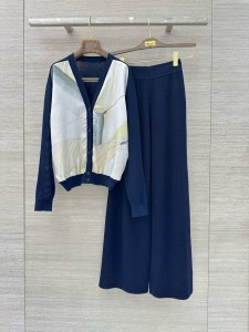 ЖЕНСКИЙ КОСТЮМ LORO PIANA СИНИЙ ЖЕНСКИЙ КОСТЮМ LORO PIANA СИНИЙ