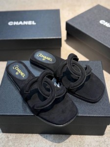 ЖЕНСКИЕ ЗМАШЕВЫЕ ШЛЕПАНЦЫ CHANEL ЧЕРНЫЕ ЖЕНСКИЕ ЗМАШЕВЫЕ ШЛЕПАНЦЫ CHANEL ЧЕРНЫЕ
