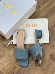 ЖЕНСКИЕ ДЖИНСОВЫЕ БОСОНОЖКИ CHRISTIAN DIOR ЖЕНСКИЕ ДЖИНСОВЫЕ БОСОНОЖКИ CHRISTIAN DIOR