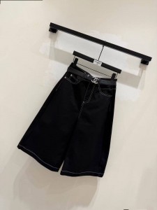ЖЕНСКИЕ ДЖИНСОВЫЕ ШОРТЫ CHANEL ЧЕРНЫЕ ЖЕНСКИЕ ДЖИНСОВЫЕ ШОРТЫ CHANEL ЧЕРНЫЕ