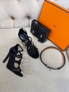 ЖЕНСКИЕ ЗАМШЕВЫЕ БОСОНОЖКИ HERMES ЧЕРНЫЕ ЖЕНСКИЕ ЗАМШЕВЫЕ БОСОНОЖКИ HERMES ЧЕРНЫЕ