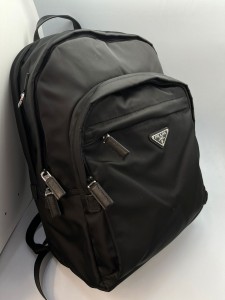 НЕЙЛОНОВЫЙ РЮКЗАК PRADA ЧЕРНЫЙ НЕЙЛОНОВЫЙ РЮКЗАК PRADA ЧЕРНЫЙ