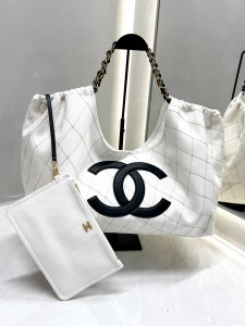 ЖЕНСКАЯ СУМКА CHANEL COCO BEACH БЕЛАЯ ЖЕНСКАЯ СУМКА CHANEL COCO BEACH БЕЛАЯ