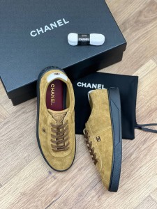 ЖЕНСКИЕ ЗАМШЕВЫЕ КЕДЫ CHANEL КОРИЧНЕВЫЕ ЖЕНСКИЕ ЗАМШЕВЫЕ КЕДЫ CHANEL КОРИЧНЕВЫЕ