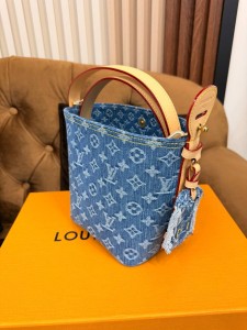 ЖЕНСКАЯ СУМКА LOUIS VUITTON ALL IN BB ЖЕНСКАЯ СУМКА LOUIS VUITTON ALL IN BB