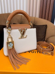 ЖЕНСКАЯ СУМКА LOUIS VUITTON CAPUCIN МОЛОЧНАЯ ЖЕНСКАЯ СУМКА LOUIS VUITTON CAPUCIN МОЛОЧНАЯ
