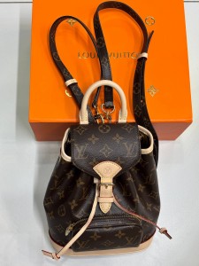 ЖЕНСКИЙ РЮКЗАК LOUIS VUITTON ЖЕНСКИЙ РЮКЗАК LOUIS VUITTON