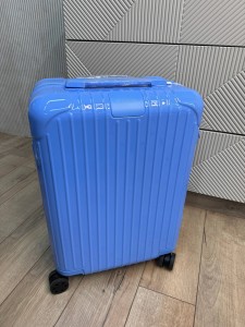 ЧЕМОДАН RIMOWA РУЧНАЯ КЛАДЬ ГОЛУБОЙ ЧЕМОДАН RIMOWA РУЧНАЯ КЛАДЬ ГОЛУБОЙ