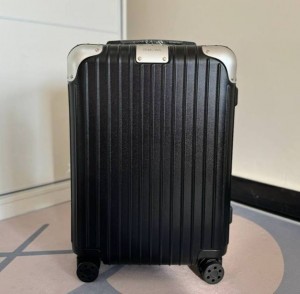 ЧЕМОДАН RIMOWA РУЧНАЯ КЛАДЬ ЧЕРНЫЙ ЧЕМОДАН RIMOWA РУЧНАЯ КЛАДЬ ЧЕРНЫЙ