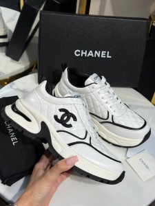ЖЕНСКИЕ КРОССОВКИ CHANEL БЕЛЫЕ ЖЕНСКИЕ КРОССОВКИ CHANEL БЕЛЫЕ