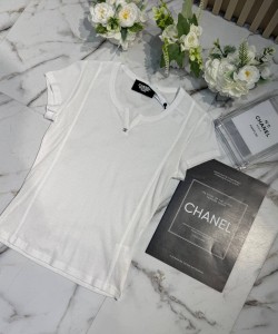 ЖЕНСКАЯ ФУТБОЛКА CHANEL БЕЛАЯ ЖЕНСКАЯ ФУТБОЛКА CHANEL БЕЛАЯ