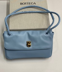 ЖЕНСКАЯ СУМКА BOTTEGA VENETA ГОЛУБАЯ ЖЕНСКАЯ СУМКА BOTTEGA VENETA ГОЛУБАЯ