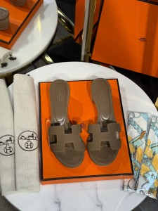 ЖЕНСКИЕ САБО HERMES БЕЖЕВЫЕ ЖЕНСКИЕ САБО HERMES БЕЖЕВЫЕ