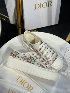 ЖЕНСКИЕ КЕДЫ CHRISTIAN DIOR ЦВЕТОЧКИ ЖЕНСКИЕ КЕДЫ CHRISTIAN DIOR ЦВЕТОЧКИ