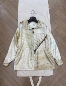 ЖЕНСКАЯ ПАРКА LORO PIANA БЕЖЕВАЯ ЖЕНСКАЯ ПАРКА LORO PIANA БЕЖЕВАЯ
