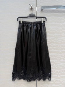 ЖЕНСКАЯ КОЖАНАЯ ЮБКА ERMANNO SCERVINO ЧЕРНАЯ ЖЕНСКАЯ КОЖАНАЯ ЮБКА ERMANNO SCERVINO ЧЕРНАЯ