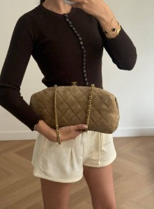 ЖЕНСКАЯ ЗАМШЕВАЯ СУМКА КЛАТЧ CHANEL КОРИЧНЕВАЯ ЖЕНСКАЯ ЗАМШЕВАЯ СУМКА КЛАТЧ CHANEL КОРИЧНЕВАЯ
